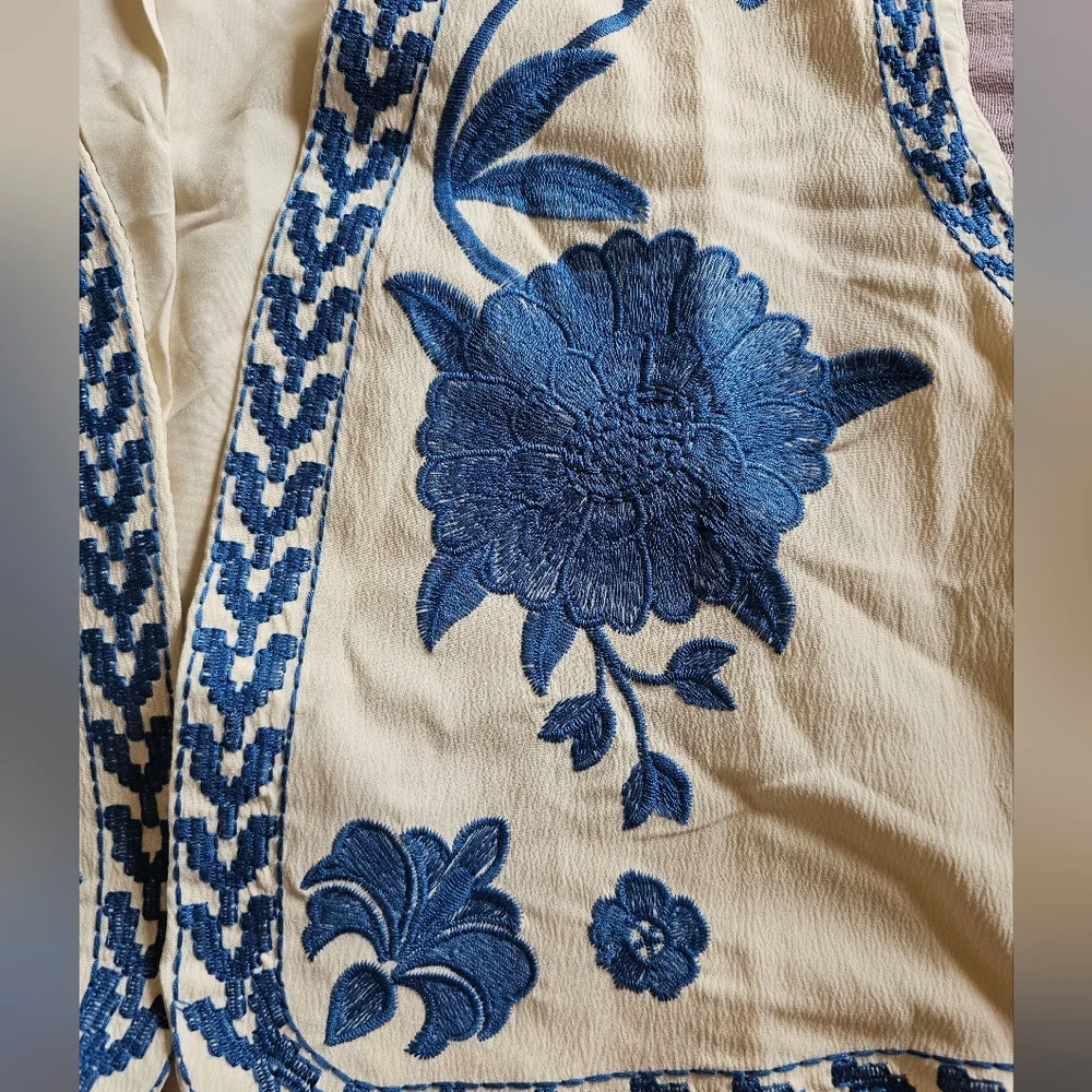 Commense Floral Boho‎ Poet Core Ethnic Embroidered Cream Blue Vest Top Sz M
